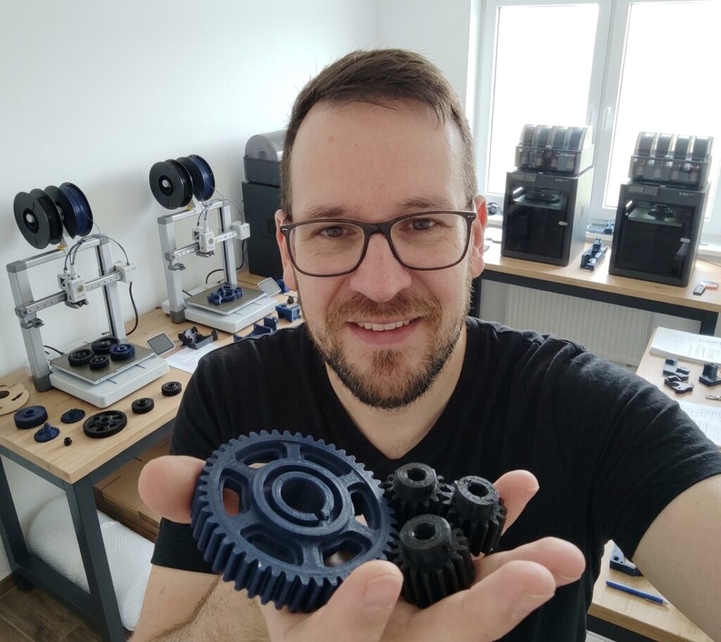 Mój warsztat druku 3D - drukarki i zamówienia gotowe do wysłki